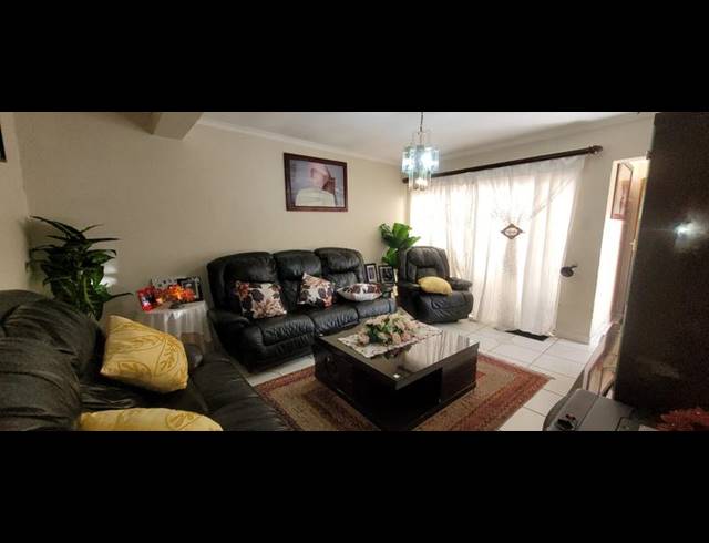 3 BEDROOM TOWNHOUSE FOR SALE IN BRACKENDOWNS